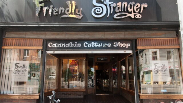 Friendly-Stranger-on-Queen-Street-1