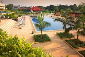 Radisson-Blu-Dhaka-Water-Garden