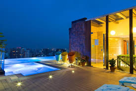Six-Seasons-Hotel