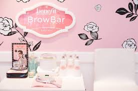 Benefit Cosmetics Brow Bar Lounge